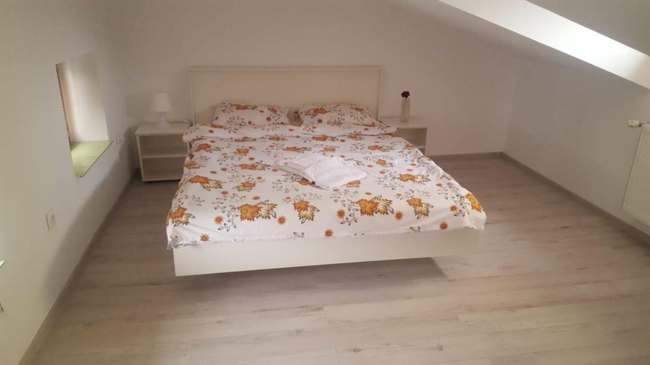 Carul Cu Flori